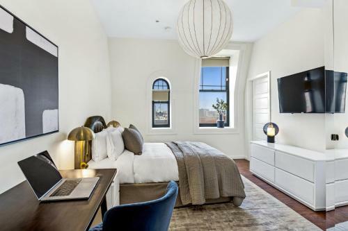 Jurny - Brexton Hotel