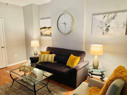 Apartamento Upscale 2bd/1.5ba Townhome Mins To Jhh & Downtown