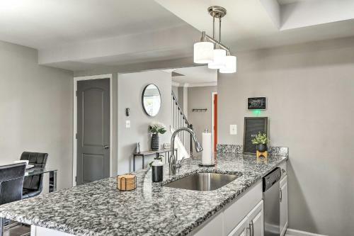 Chic Townhome With Deck 6 Mi To Dtwn Baltimore
