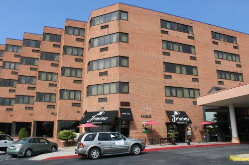 Hotel Apm Inn & Suites