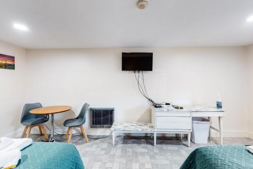 Motel Herring Run III