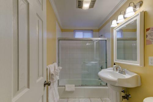 Spacious Apartments Near Ashmont - Evonify Stays
