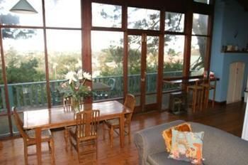 Sidneys Retreat