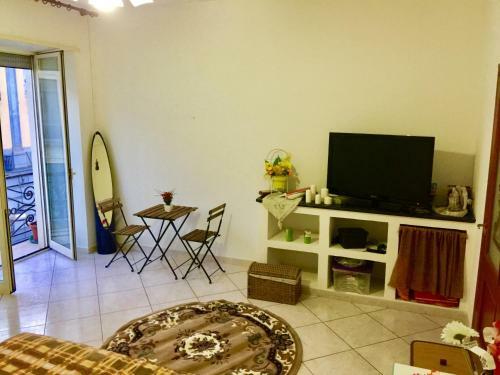 Miseria E Nobilt� Apartment