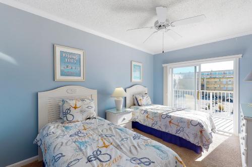 Ocean Dunes 108