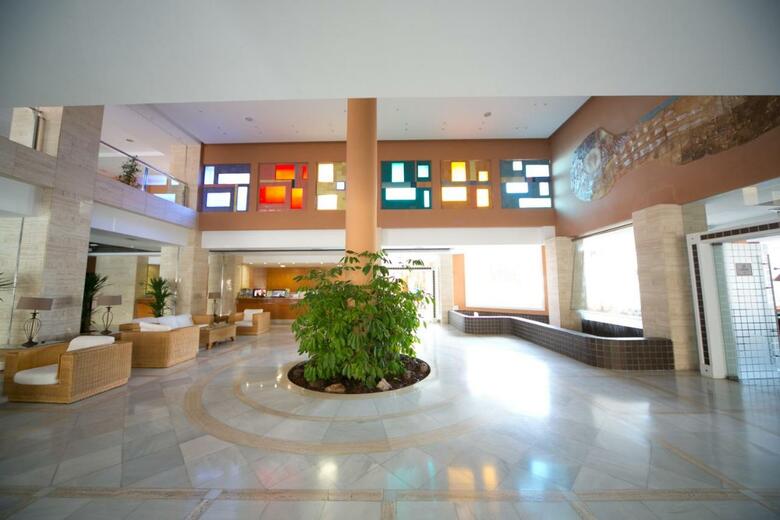 Aparthotel Arena Center