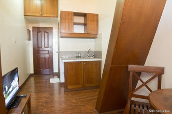 Isabelle Garden Hotel & Suites