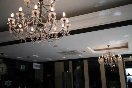 J-top Hotel