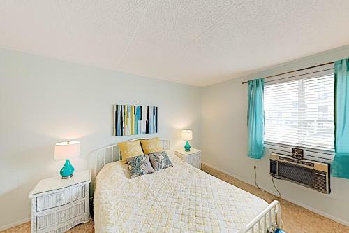 Colonial Unit 202