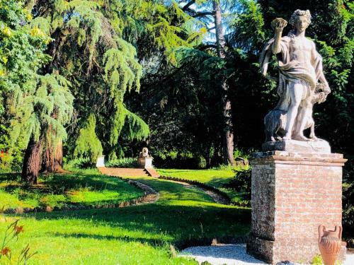 Hostal Charme Of Villa Capannina