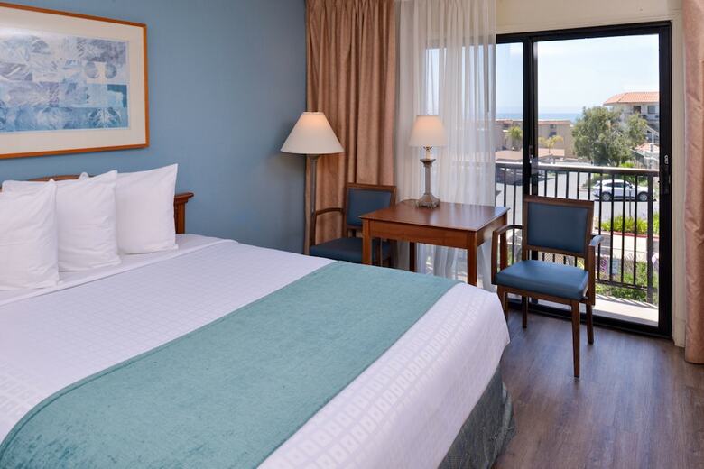 Hotel Edgewater Inn And Suites