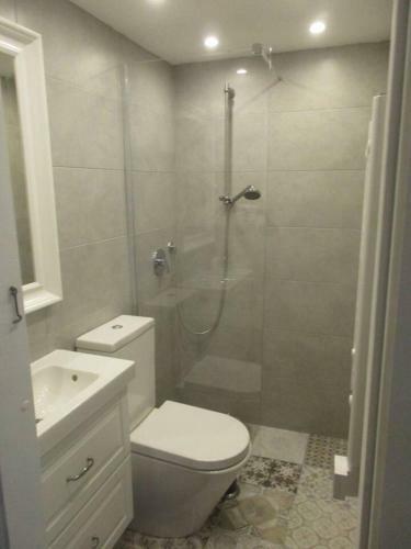Inviting 2-bed House In Tignale