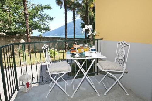Apartamento Studio A Lago, Private Beach And Parking