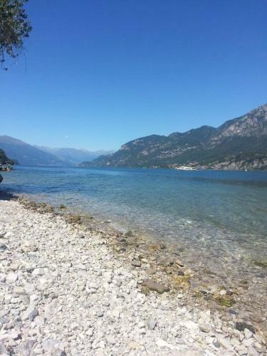 Apartamento Studio A Lago, Private Beach And Parking