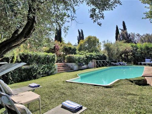 Alluring Villa In Ostra With Swimming Pool