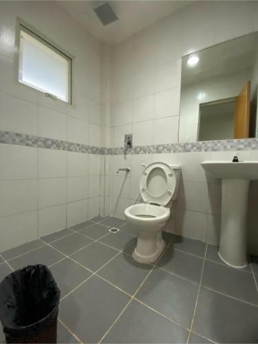 Hostal Oyo 878 Dg Budget Hotel Naia