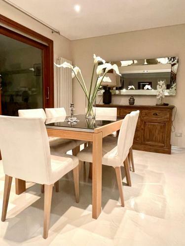 Double A Luxury Apartment