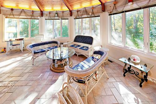 Cape Harbor Retreat