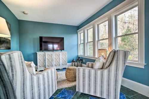 Riverfront Kingston Home With Deck And Fire Pit!