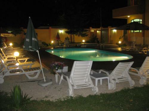 Family Hotel IV