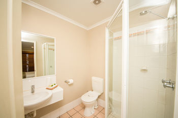Cosmopolitan Motel & Serviced Apartments