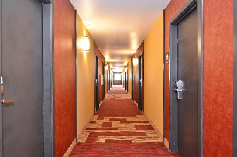 Hotel Clackamas Inn And Suites