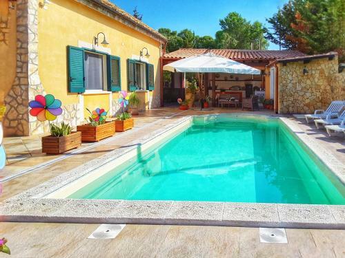 Partanna Holiday House