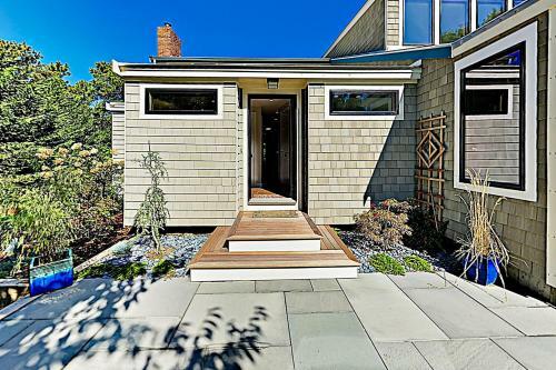 Chestnut Cove Cottage
