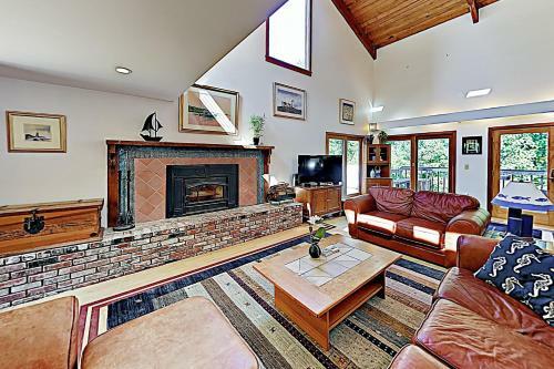Chestnut Cove Cottage