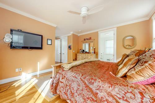 Oak Bluff Bungalow