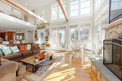 Oak Bluff Bungalow