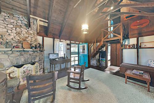 Wild Oak Oasis