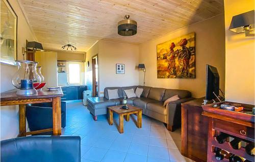 Nice Apartment In Parghelia With 2 Bedrooms