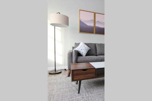 Luxury Apartment W Gym, Steps From Commuter Rail #2013