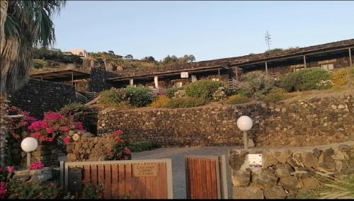 Apartamento Perla Nera I Dammusi Di Scauri