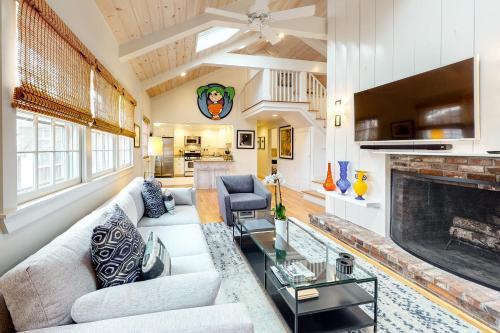 Penthouse On Commercial