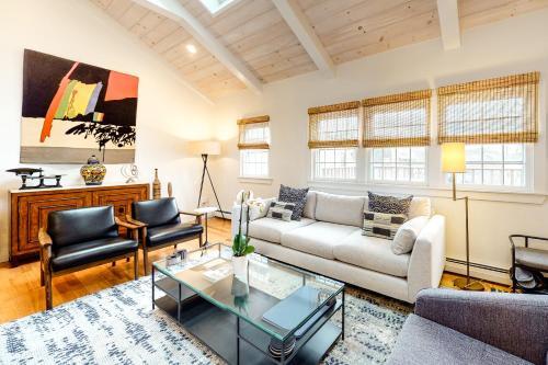 Penthouse On Commercial