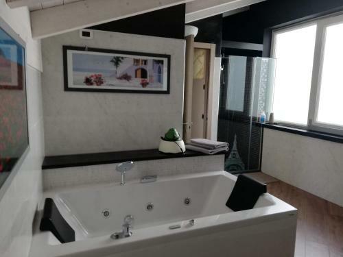 Villa With Swimming Pool & Spa Parma
