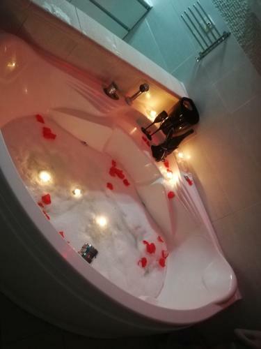 V&m Suite Con Jacuzzi