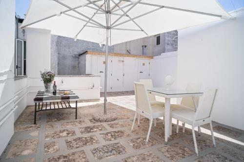 Maison Dupr� Terrace Apartments