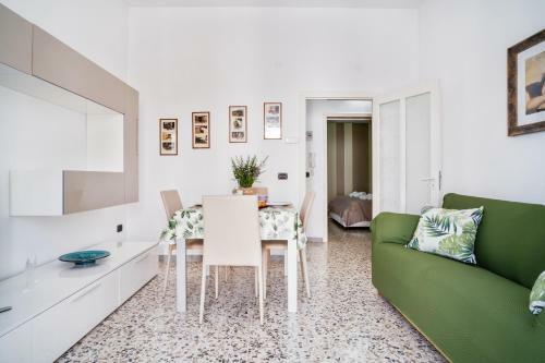 Maison Dupr� Terrace Apartments