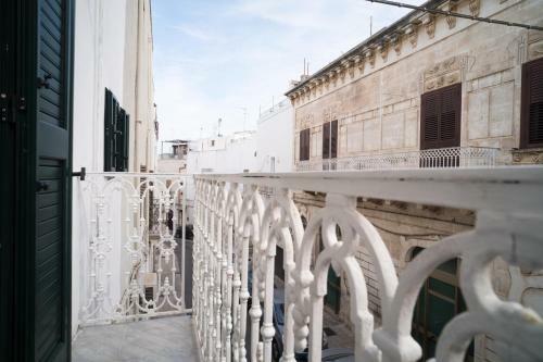 Ostuni Bianca Floreale
