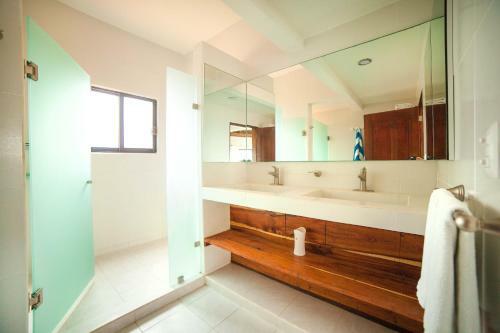Hotel Kiras Beach House