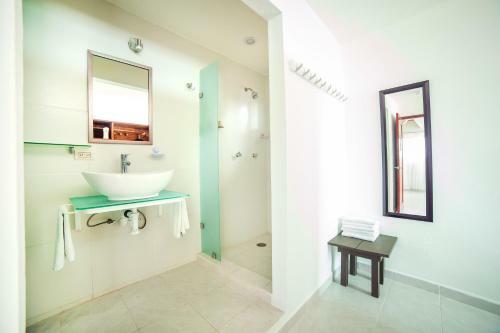 Hotel Kiras Beach House