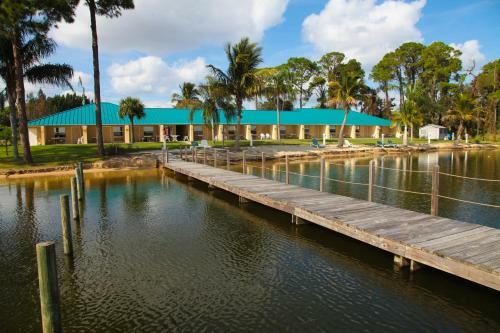 Posada Lake Grassy Inn & Suites