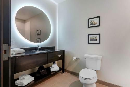 Hotel Comfort Inn & Suites