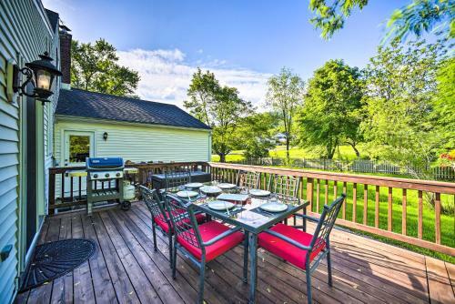 Peaceful Family Home With Fire Pit And Large Yard