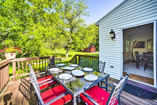Peaceful Family Home With Fire Pit And Large Yard