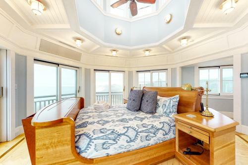 Beautiful Beachfront Five Bedroom Home