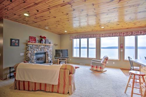 Waterfront Lake Mitchell Home With Sunset Views